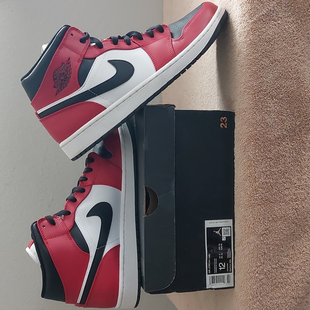 🏀Jordan 1 Mid Black Toe Size 12